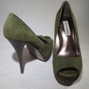 Steve Madden Olive green suede sz 7